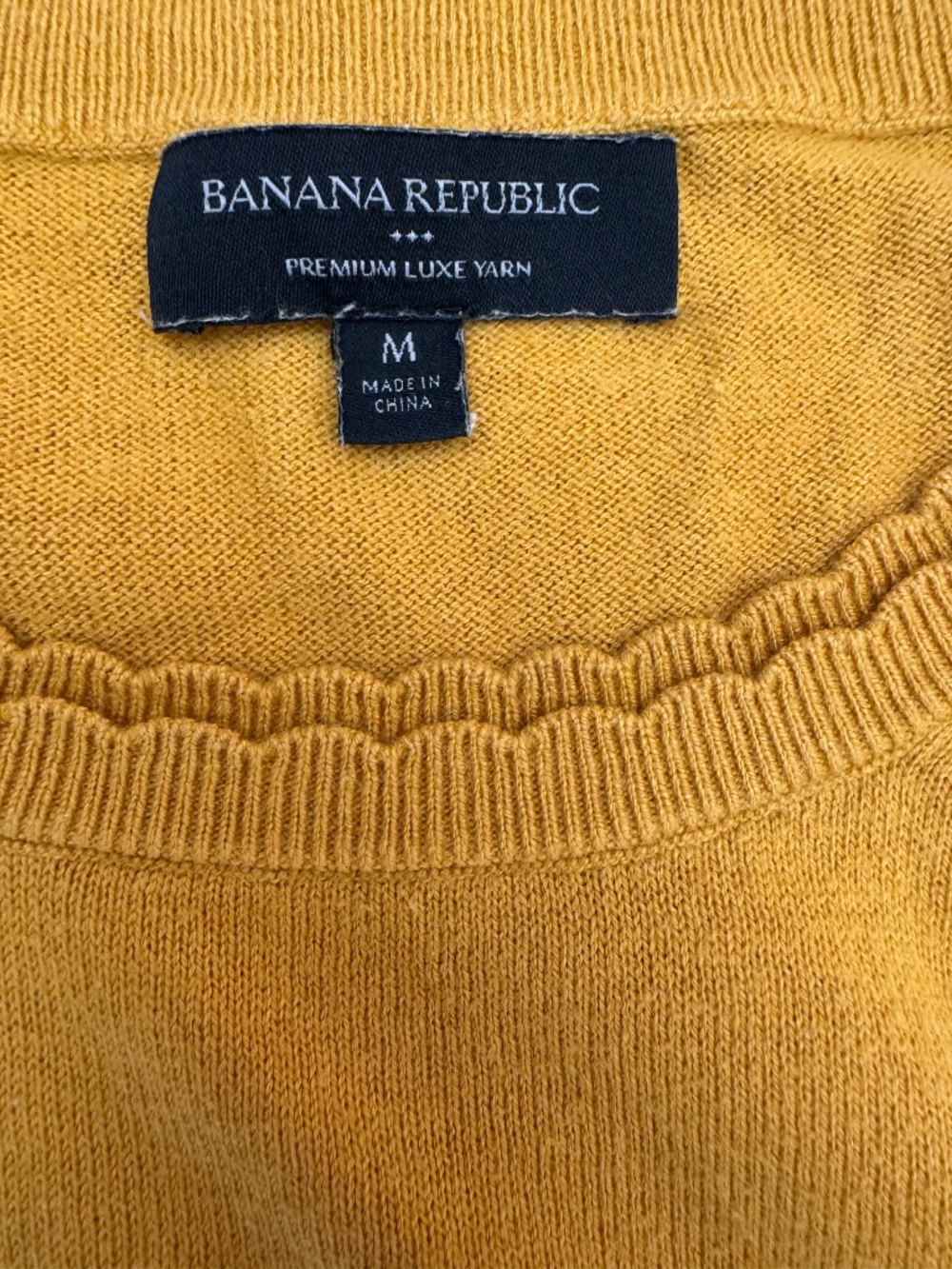 Banana Republic Mustard Yellow Cashmere Blend Scalloped Neck Sweater M
